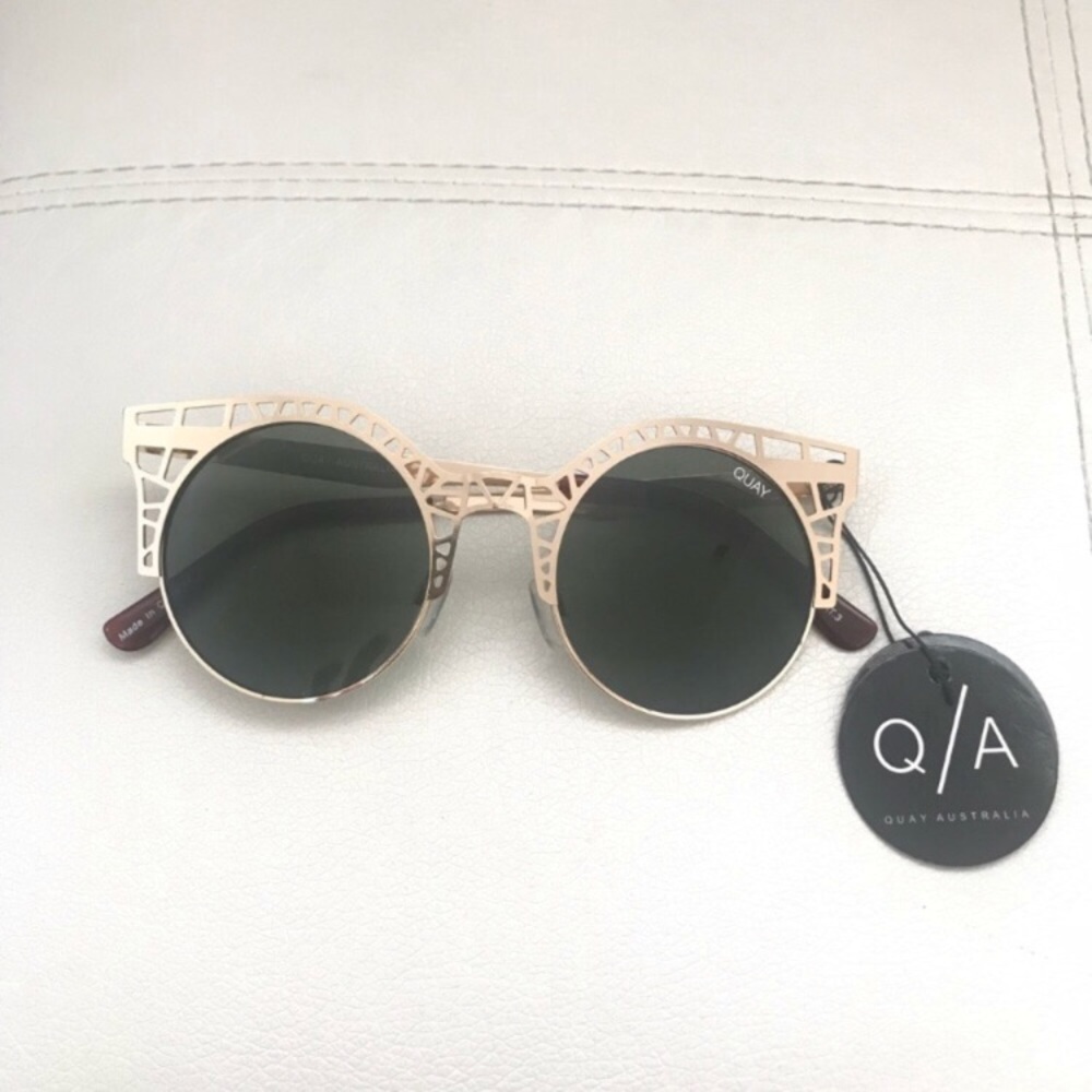 Quay Fleur classic gold cat-eye trendy sunglasses - Picture 5 of 8
